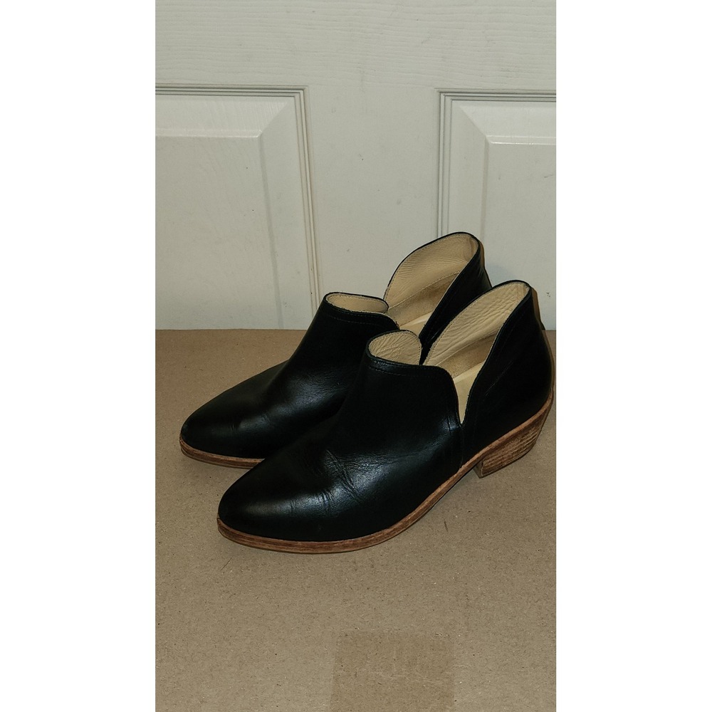 Nisolo Chelsea Go-To Heeled Booties Black Leather Side Cutout Size 8